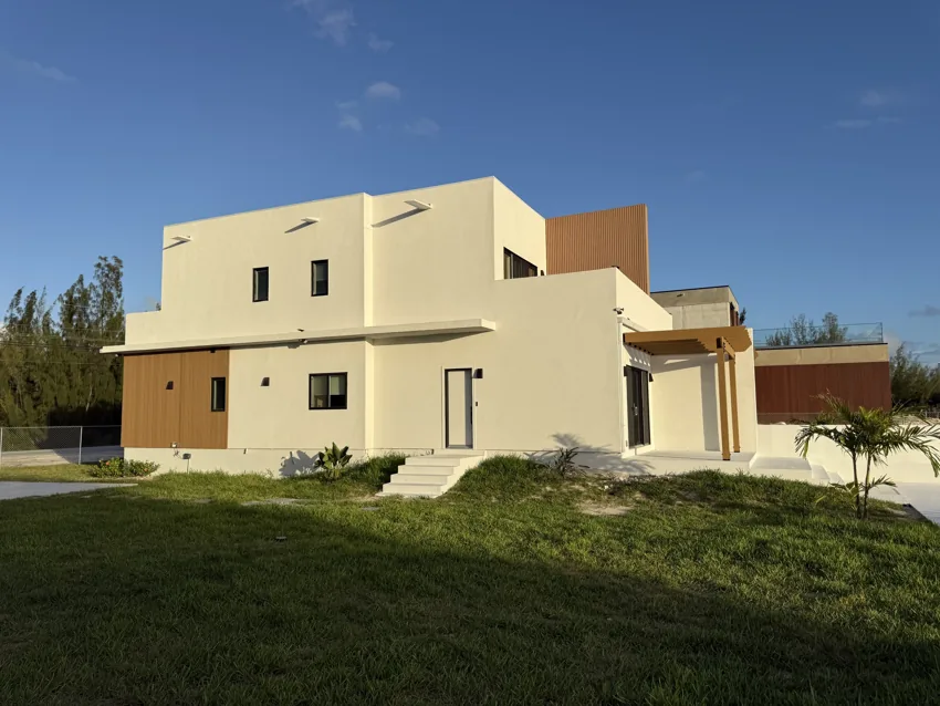 Coral Road Residence — On-site photograph · 2026-10-19